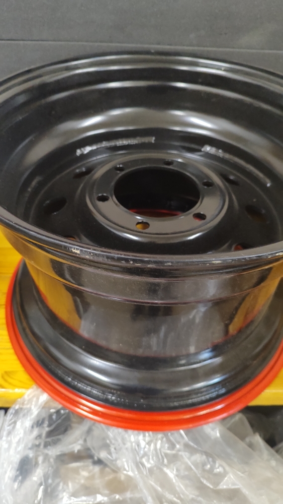 OFF-ROAD Wheels Диск усиленный стальной черный 6x139,7 10xR16 d110 ET-44 с бедлоком (красный) (уценка)
